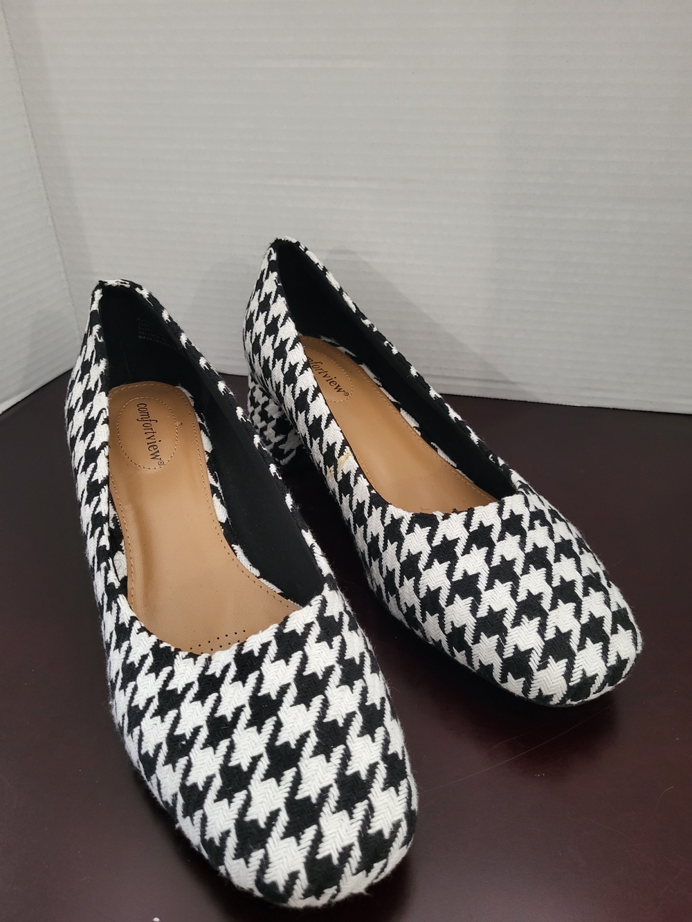 Comfortview Classic Houndstooth Women's Block Heel - Black & White 12